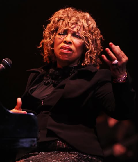 Late Roberta Flack performing at Hard Rock live held at the Seminole Hard Rock hotel and casino on 1 March, 2010 in Hollywood Florida.Picture: Instagram@RobertaFlack/Larry Marano ©