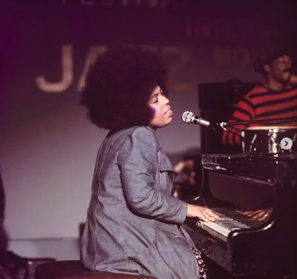 Late Roberta Flack performing at one of her concerts. Picture: Instagram@RobertaFlack