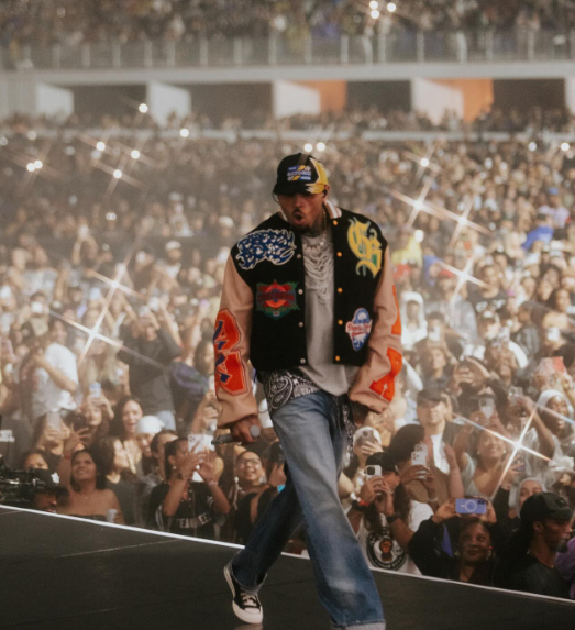 Chris Brown owned the Toronto stage as the crowd lit up the night with a sea of flashing phones, capturing every unforgettable moment live. Picture: Instagram@ChrisBrown