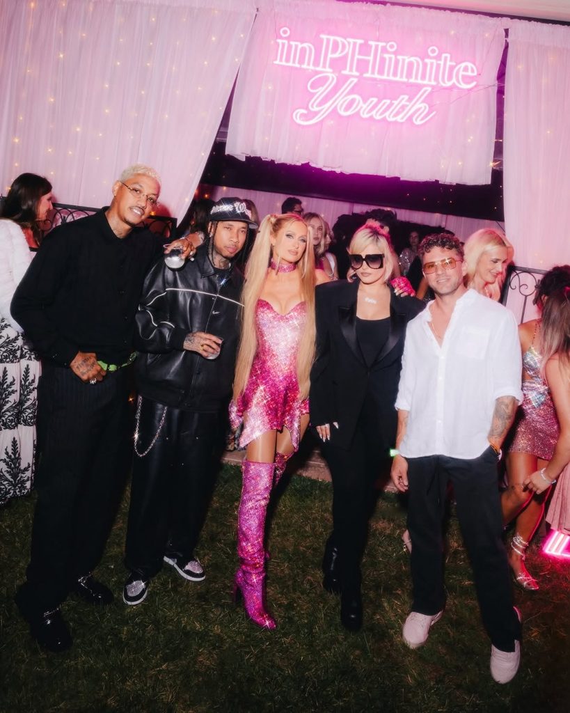Paris strikes a pose with a crew of fellow A-listers who came out to celebrate her big milestone. Picture: Instagram@ParisHilton