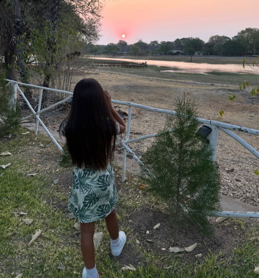 A quiet moment as Keziah snaps the stunning sunset in Botswana. Picture: Instagram@RachelKolisi