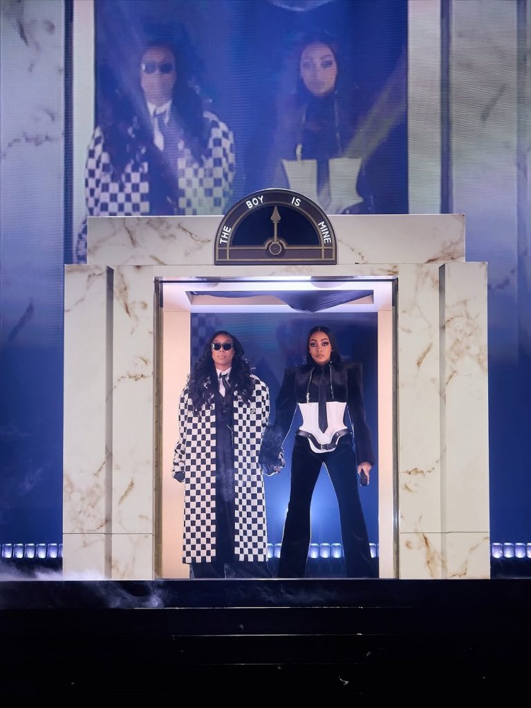 Brandy and Monica dazzled in chic black and white looks, as they geared up to own the stage. Picture: Instagram@Monicadenise
