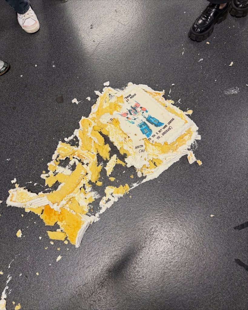 And let’s not forget the cake—yes, the very one Katy playfully tossed on the floor in the video above. Here it is in all its glory! Picture: Instagram@KatyPerry