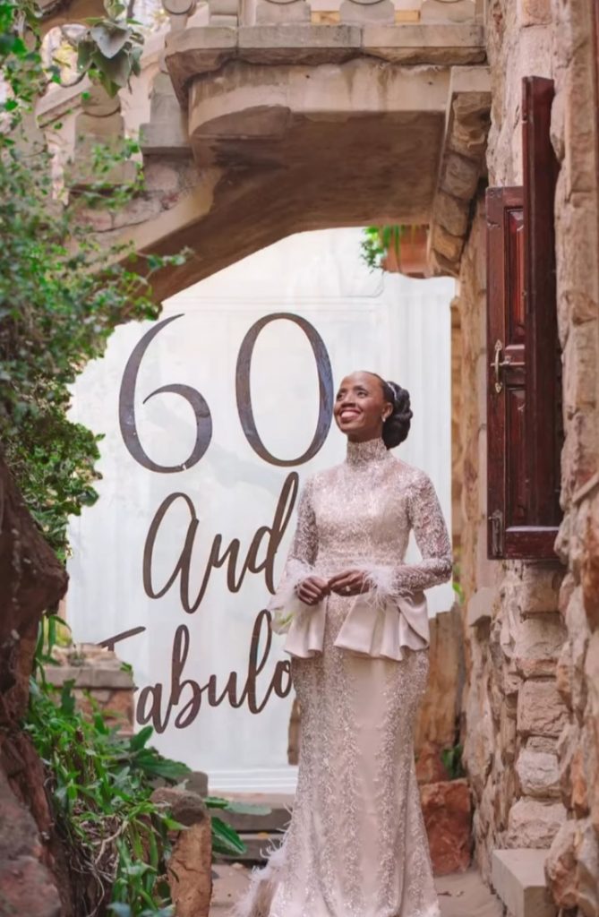 The woman of the hour! Aunty Khanyi looked radiant as she celebrated her 60th birthday in style. Picture: Instagram@MissLira
