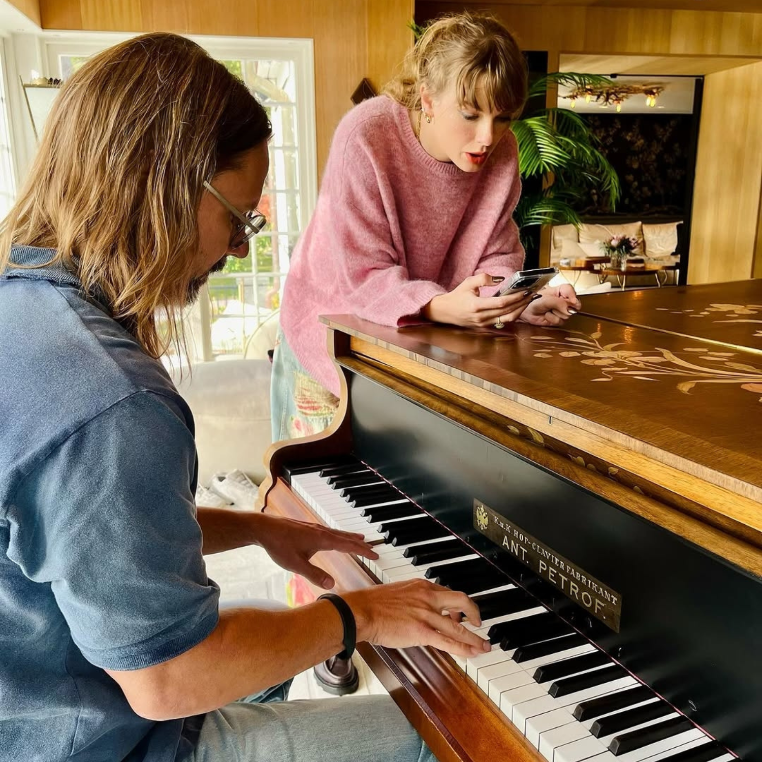 Taylor Swift and her Keyboardist