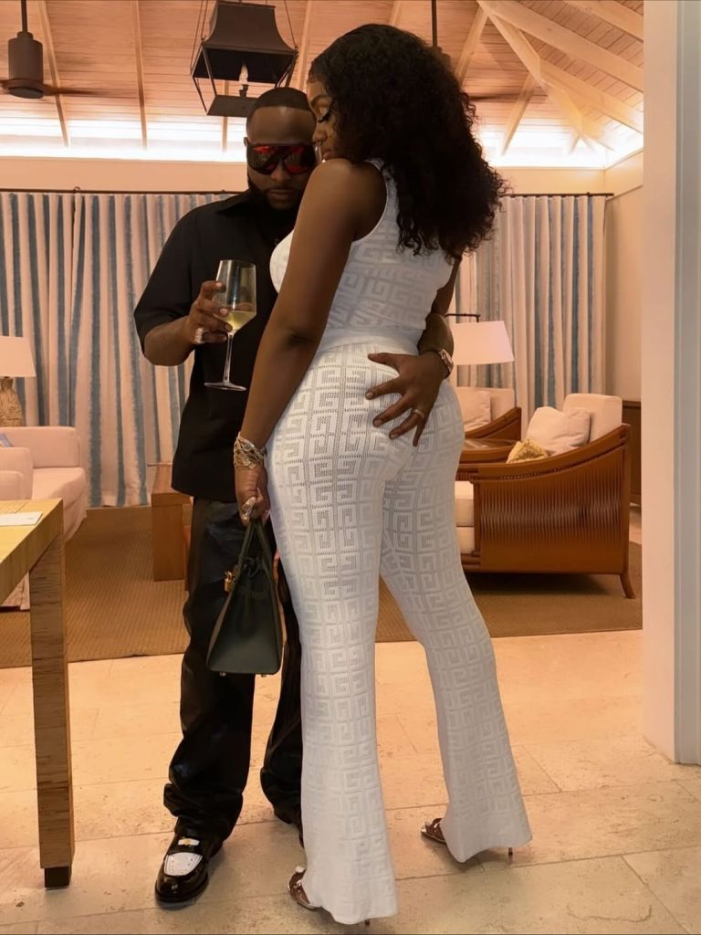 Davido making it clear: what’s his stays his! Picture: Instagram@ChefChi