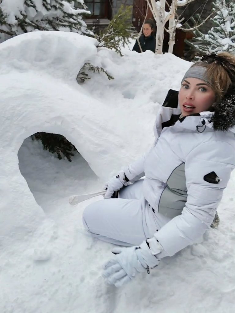 The one and only Miss Jojo Robinson having a blast playing in the snow. Picture: Instagram@JojoRobinson