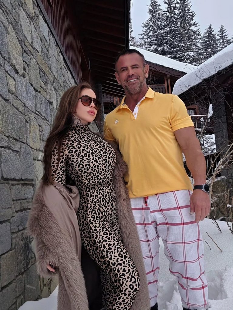 Jojo and Calven Robinson striking a pose on their snowy getaway. Picture: Instagram@JojoRobinson